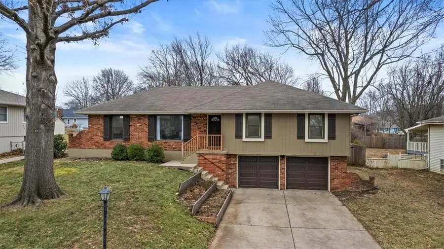 2304 NW 5th Street, Blue Springs, MO 64014 - Image #2