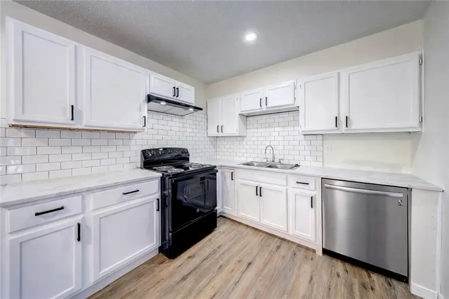 10800 Ewing Avenue, Kansas City, MO 64134 - Image #3