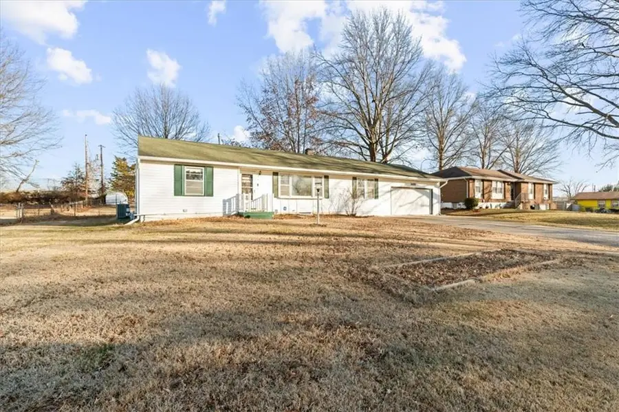 3011 Ashland Ridge Road, Kansas City, MO 64129 - #3