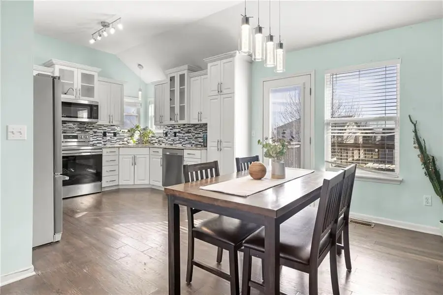 559 E Apache Street, Gardner, KS 66030 - #3