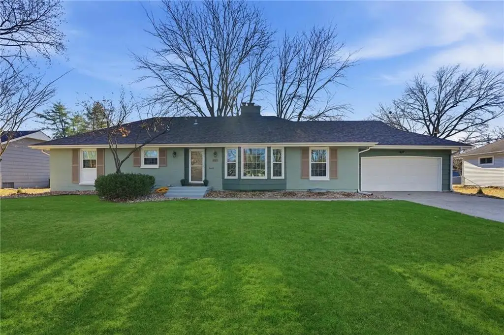 401 W 109th Terrace, Kansas City, MO 64114 - Image #1