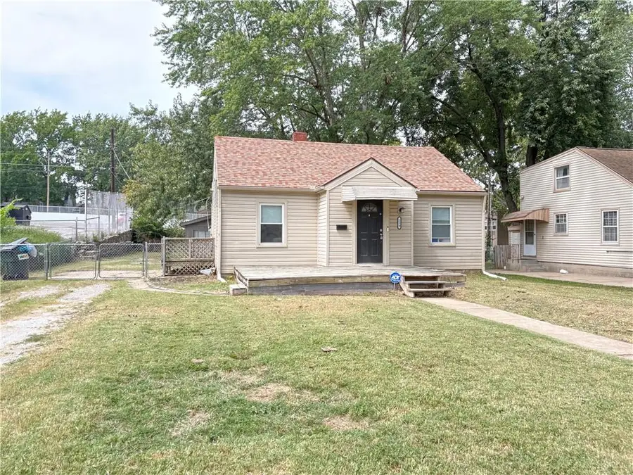 230 S Huttig Avenue, Independence, MO 64053 - #2