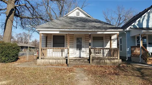 801 E 9th Street, Pittsburg, KS 66762