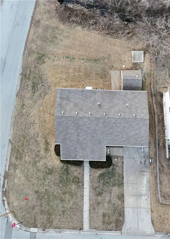 300 N 81st Terrace, Kansas City, KS 66112 - Image #2