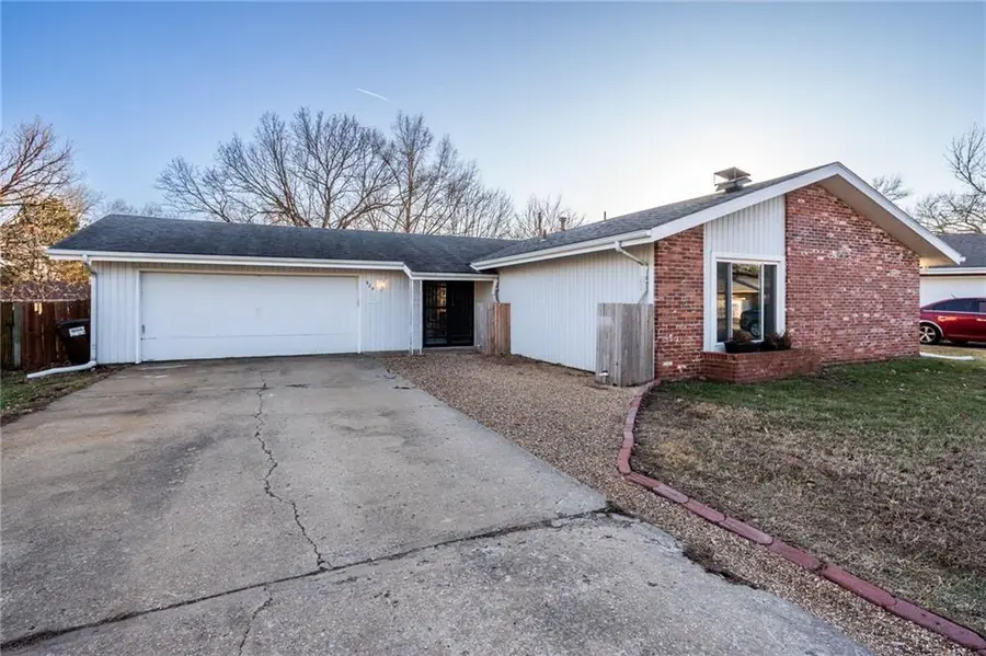 925 W 27th Terrace, Lawrence, KS 66046 - Image #3