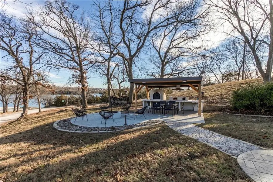 13811 S Lakeshore Drive, Olathe, KS 66061 - Image #3