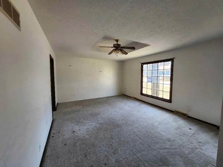 18995 Lowell Avenue, Stilwell, KS 66085 - Image #3