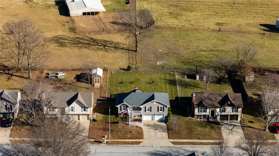 6813 T Gabbert Drive, Pleasant Valley, MO 64068 - Image #3