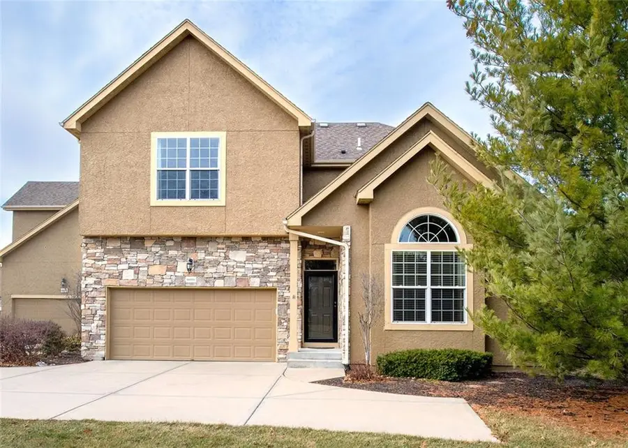 16910 S Bradley Drive, Olathe, KS 66062 - #2