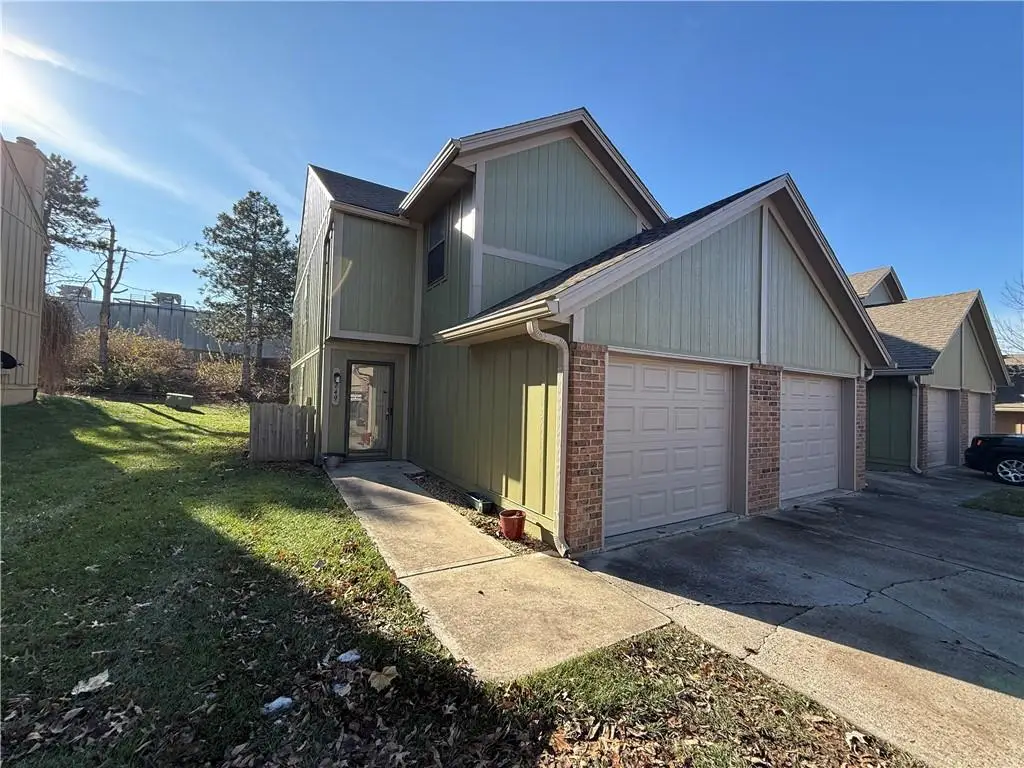 249 Pinetree Lane, Lees Summit, MO 64063 - Image #1