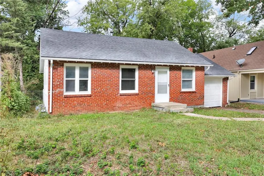 7406 Tracy Avenue, Kansas City, MO 64131 - #2