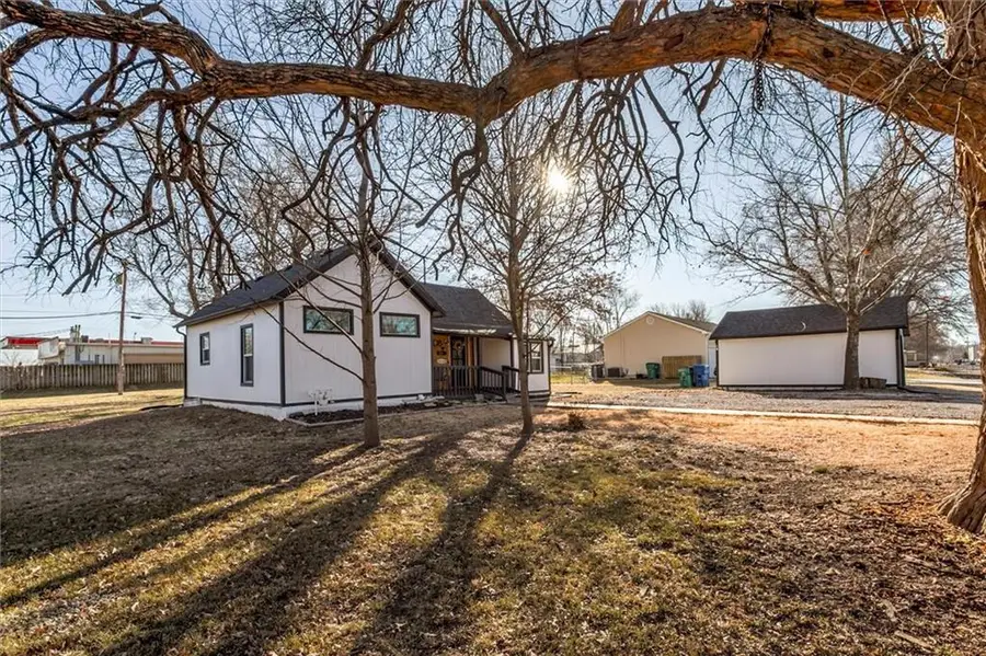 608 N Madison Street, Spring Hill, KS 66083 - Image #3