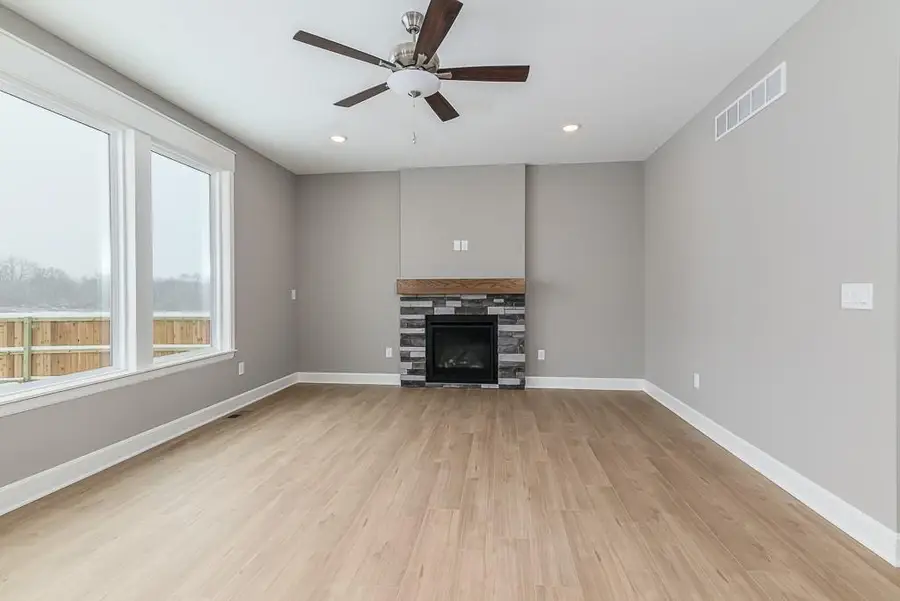 15636 Sheridan Court, Basehor, KS 66007 - Image #3