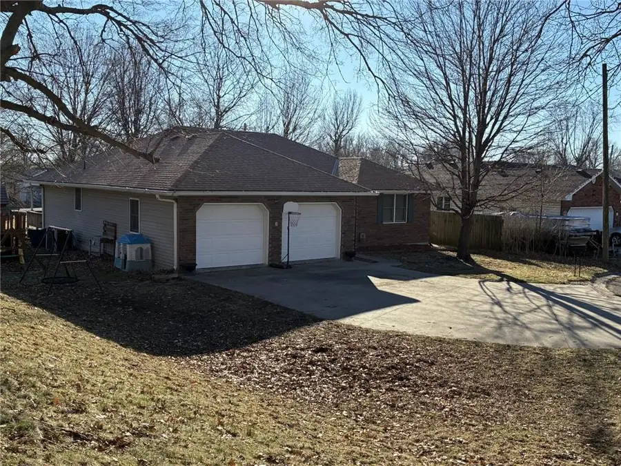 1108 W Maple Terrace, Savannah, MO 64485 - Image #2