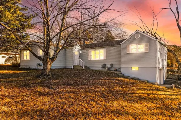 5405 N Central Street, Kansas City, MO 64118