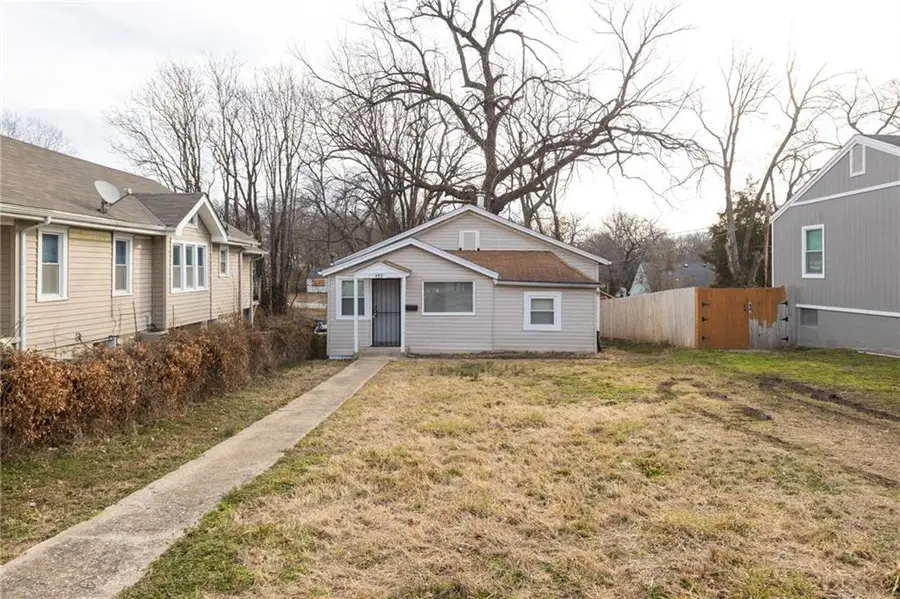 4411 Monroe Avenue, Kansas City, MO 64130 - #3