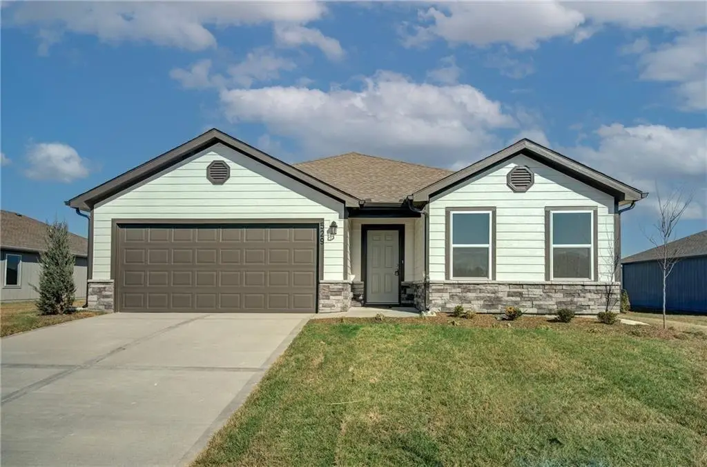 521 SE Nelson Drive, Blue Springs, MO 64014 - Image #1