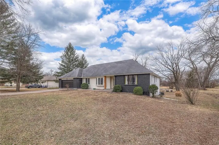 14102 Denver Avenue, Grandview, MO 64030 - #3