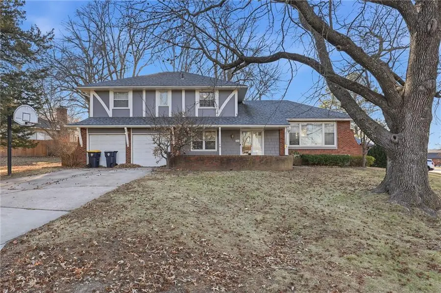 107 W 104th Street, Kansas City, MO 64114 - Image #2