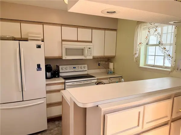 2330 NE 68th Street, Kansas City, MO 64118