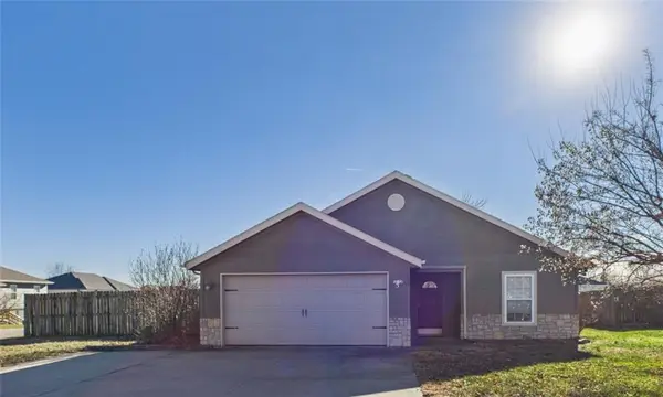 1405 7th St Terrace, Knob Noster, MO 65336