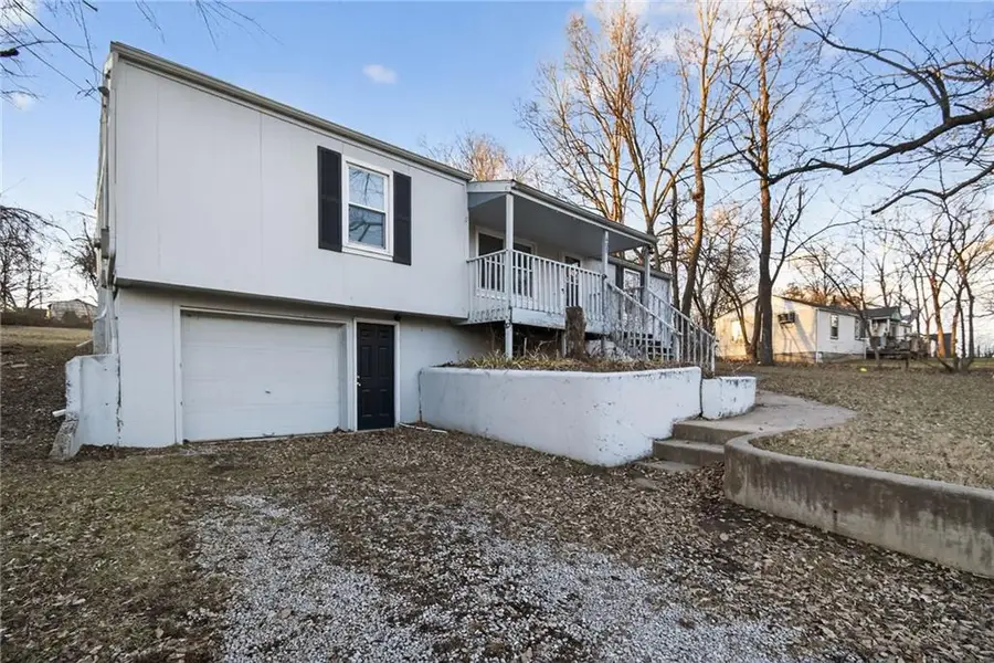 405 S Bellemere Road, Blue Springs, MO 64015 - #2