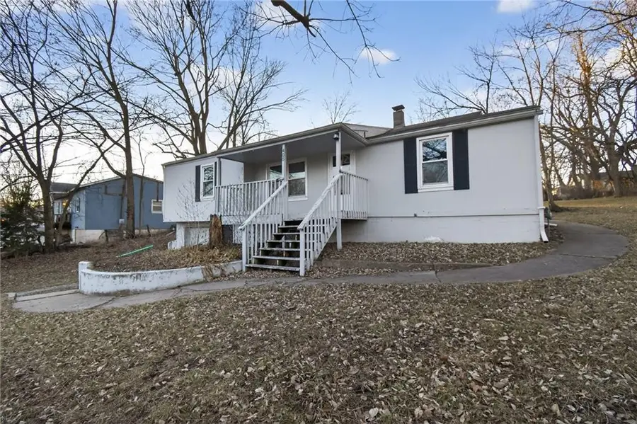 405 S Bellemere Road, Blue Springs, MO 64015 - #3