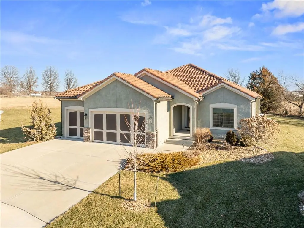 3901 SW Odell Drive, Lees Summit, MO 64082 - Image #1