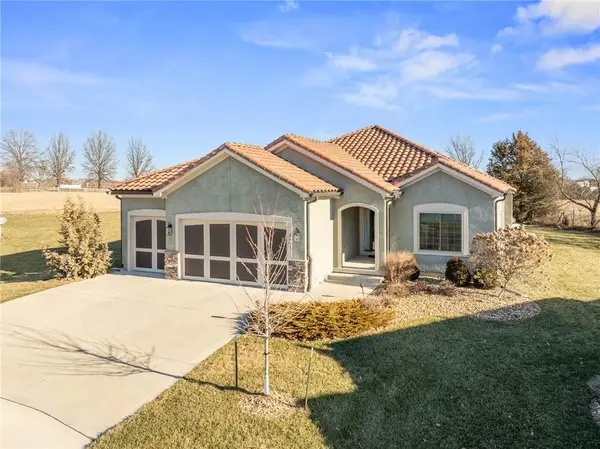 3901 SW Odell Drive, Lee's Summit, MO 64082