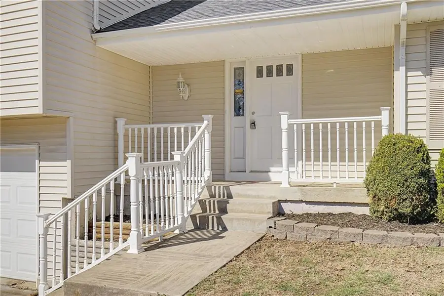 15214 Horton Street, Overland Park, KS 66223 - #3