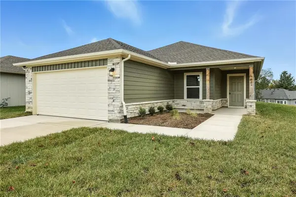 455 Rock Creek Drive, Tonganoxie, KS 66086