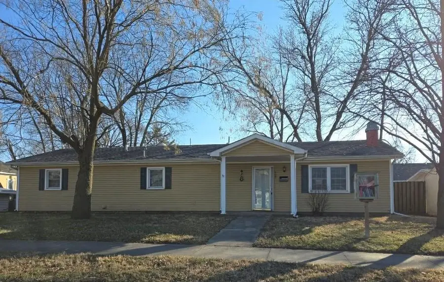 709 E Lincoln Street, Iola, KS 66749 - #2