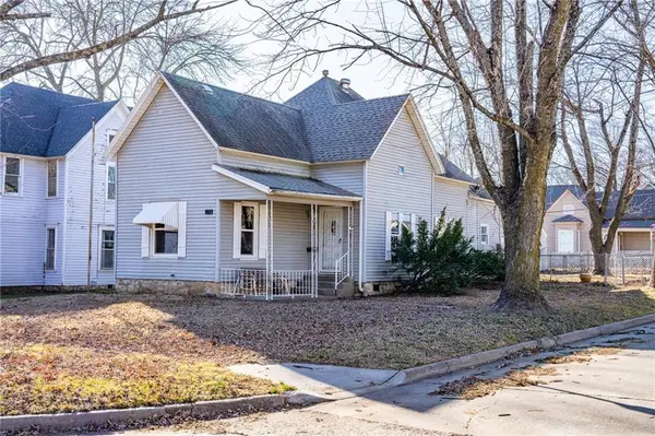 119 N Garfield Avenue, Chanute, KS 66720