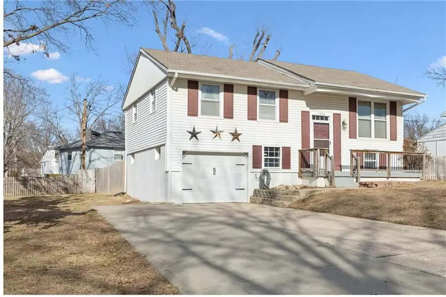 1056 Highland Drive, Liberty, MO 64068 - Image #2