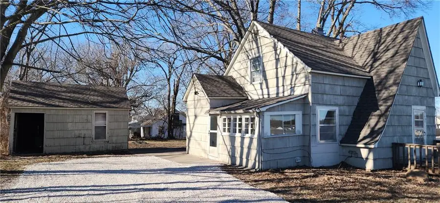 202 S Metcalf Road, Louisburg, KS 66053 - Image #2