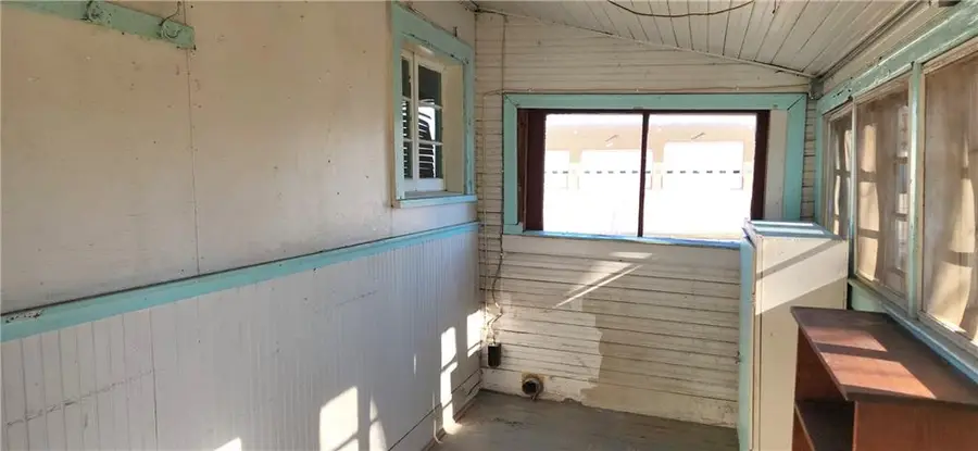 202 S Metcalf Road, Louisburg, KS 66053 - Image #3