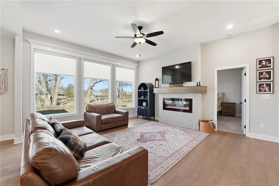 902 NW Crestwood Drive, Grain Valley, MO 64029 - Image #3