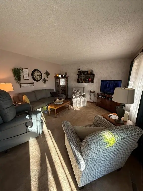 541 W Grant Street, Maryville, MO 64468 - #2