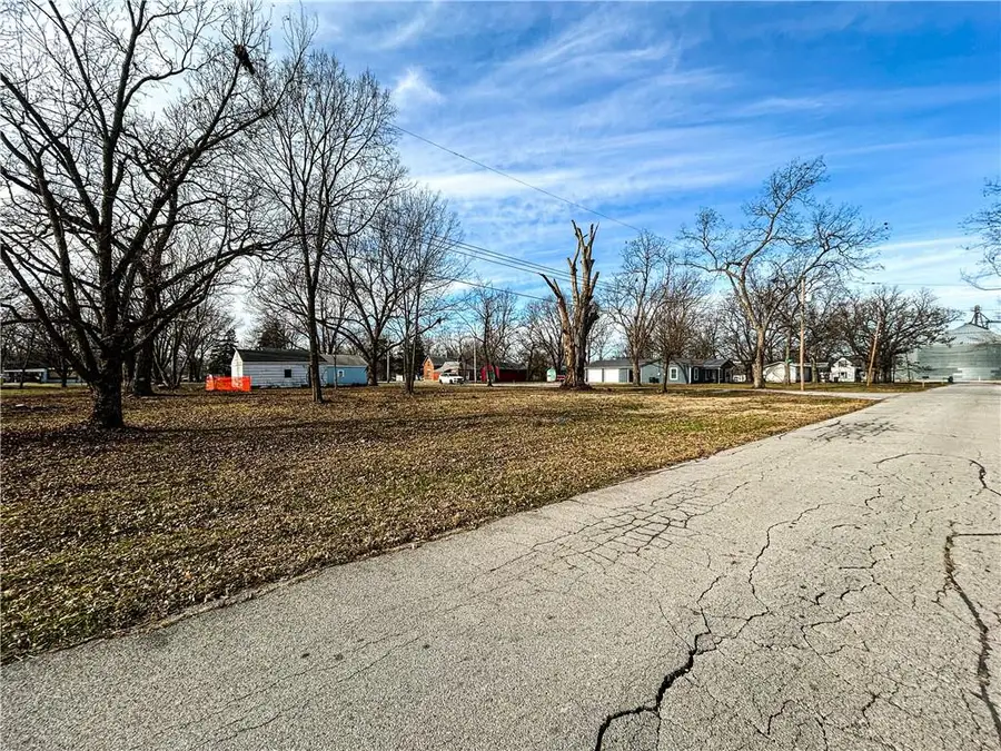 402 S Broadway Street, Lacygne, KS 66040 - Image #3
