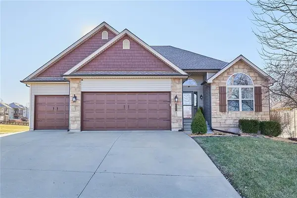 707 Tomahawk Court, Smithville, MO 64089