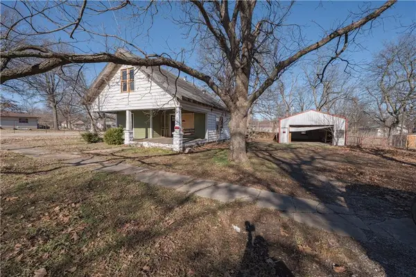 415 Elm Street, Chetopa, KS 67336