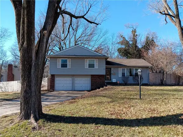 9900 Oakdell Street, Kansas City, MO 64114