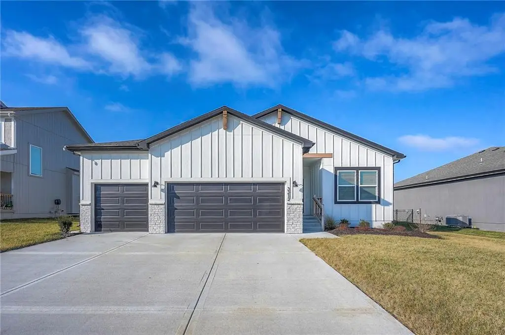 3212 SW Arboridge Drive, Lees Summit, MO 64082 - Image #1