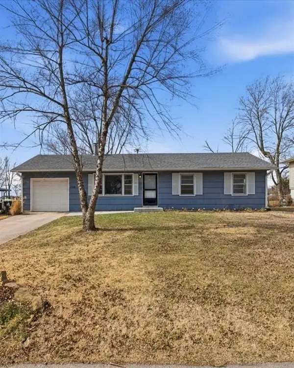 2500 Hillside Drive, Harrisonville, MO 64701