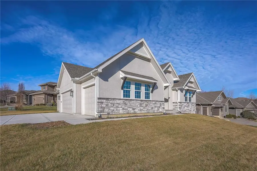 11494 S Longview Road, Olathe, KS 66061 - Image #3