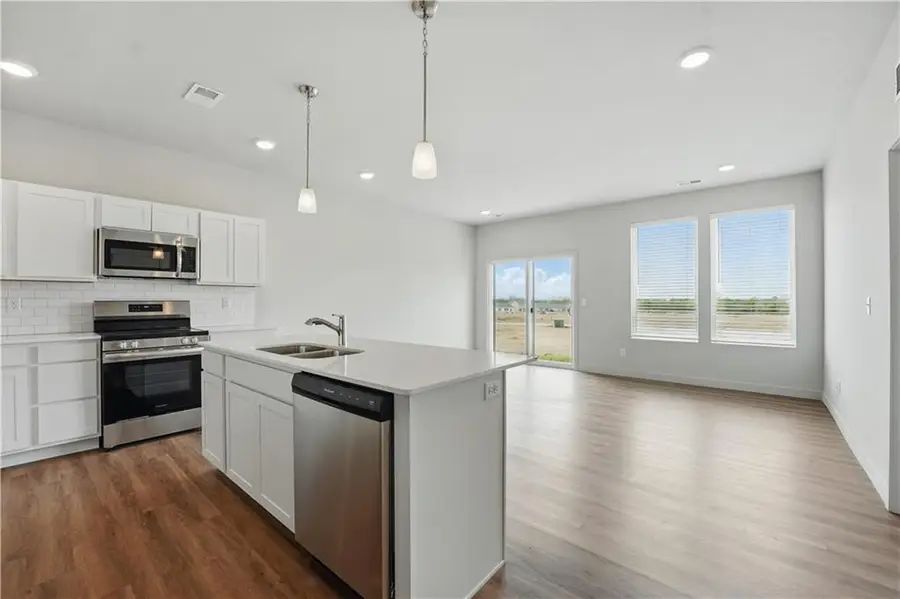 12412 S Acacia Drive, Lees Summit, MO 64086 - Image #2