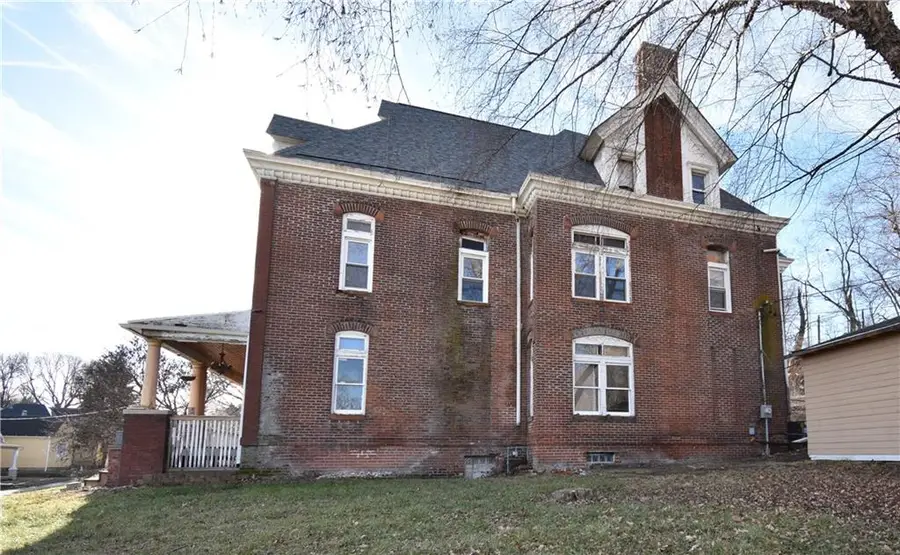 1308 N 11th Street, Saint Joseph, MO 64501 - #3