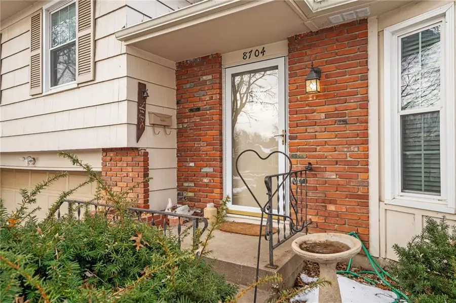 8704 W 72nd Street, Merriam, KS 66204 - #3