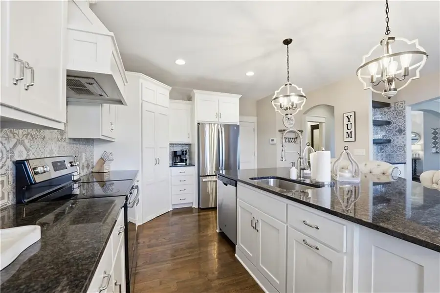 16936 W 163rd Terrace, Olathe, KS 66062 - #3