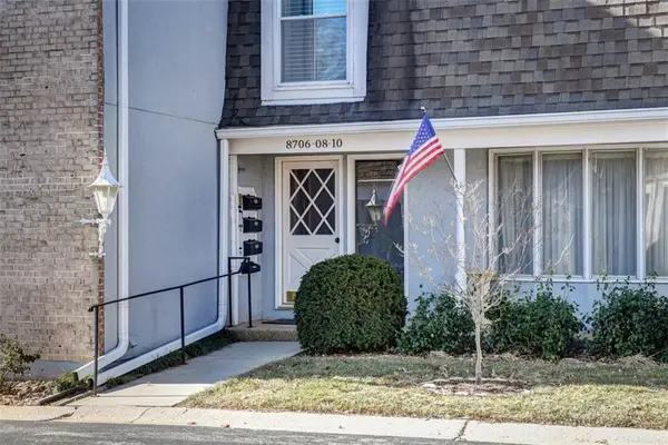 8706 Walmer Street, Overland Park, KS 66212